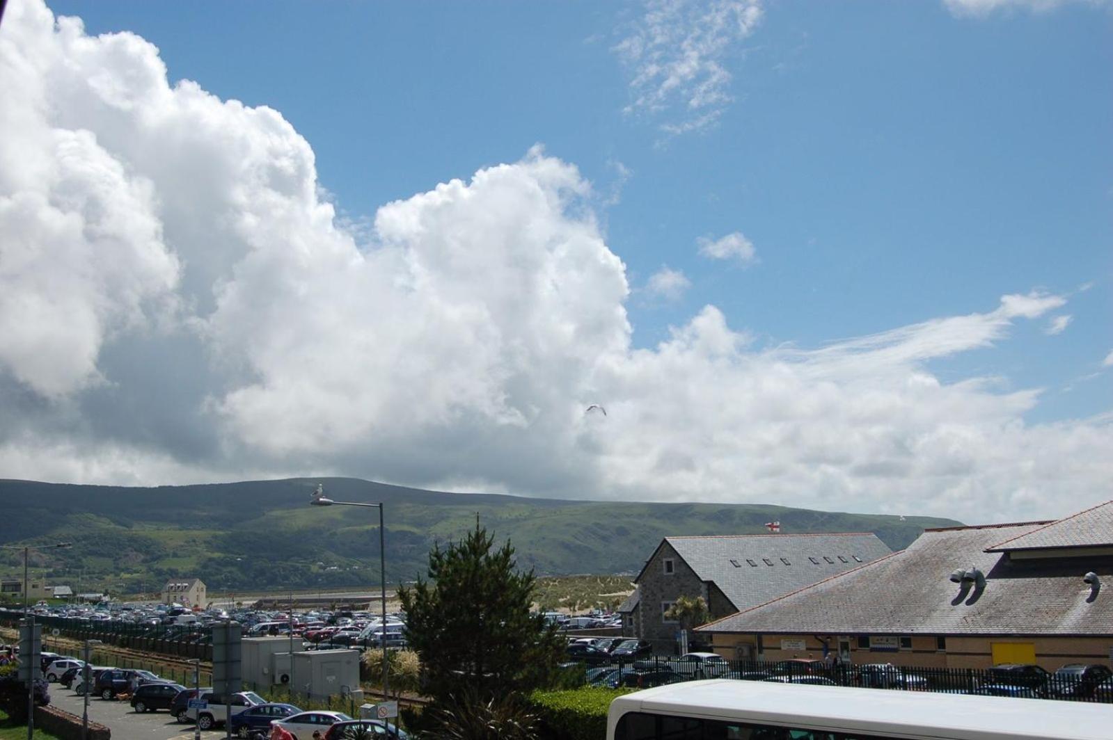 Beach Vista Apartment Three In Barmouth Exterior photo